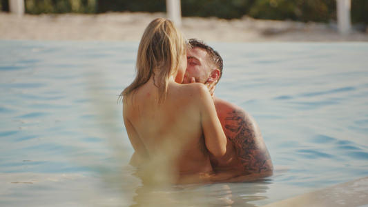 Image Dating Naked UK 4