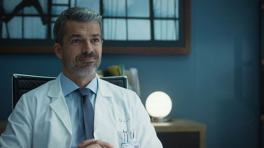 Image Doc In Your Hands 9