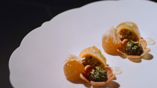 Image Guerra de cucharas blancas contra negras 9