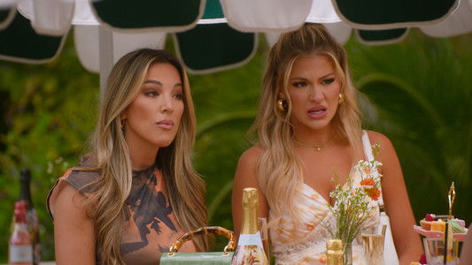 Image Selling the OC 7