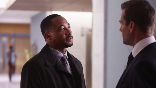 Image Suits. La ley de los audaces 15