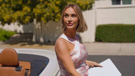 Image Selling the OC 1